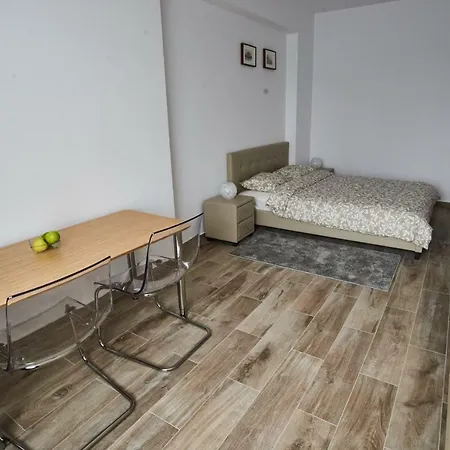 At דירה בוקרשט